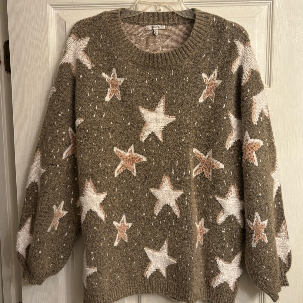 JODIFL Women’s Knit Long Sleeve Sweater. Size medium.  Colors tan and cream